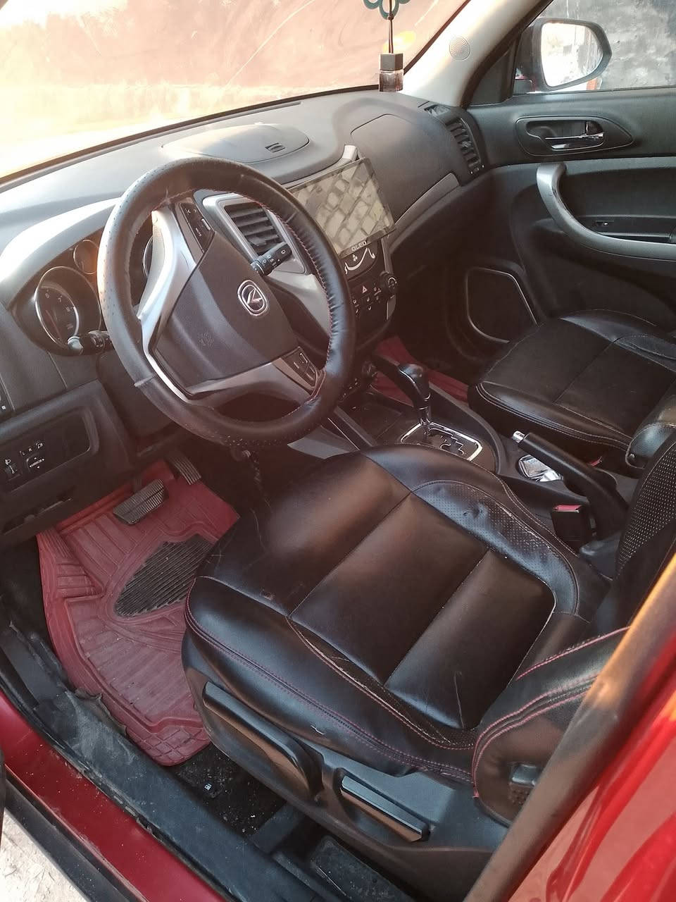 السلام عليكم..
شانجان موديل 13 السيارة نظيفة جدا مال جناي فول مواصفات كير مكينه حدادية تبريد تخم تاير جدد..
كاميرا مسجل سستم. رقم أربيل انكليزي سنوية مجدده مالكها صديقي تريد وكالة تريد تحويل بأسمك... مكان السيارة محافظة الديوانية قضاء الحمزه الشرقي.. السعر المطلوب 77 ورقه واتساب ***********
