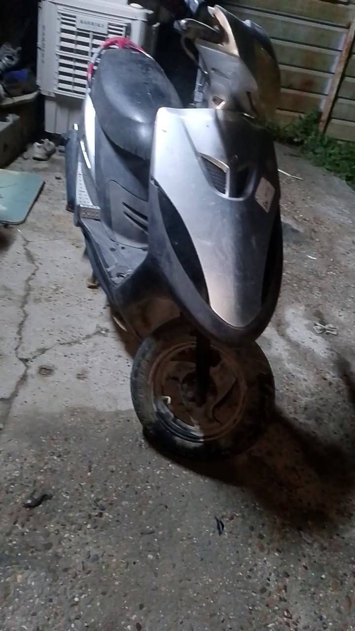 ماكس عدله نقصه بس كابريتر وجوزه والمكينه مفتوحه  الاغراض صليه دراجه كدامكم وسخه بدون غسل باقي الدراجه كلشي شغال درجه خير من لله  مكفوله الكفرات البلدي موجوده بس الصفحه من الكفر مكسوره بس 
وباقي الاغراض موجوده   سعره 450وبيه مجال  مكاني بغداد في كوريش قرب مخابز باب الاغا  تواصلوا وياه عله هاذه الرقم ***********
