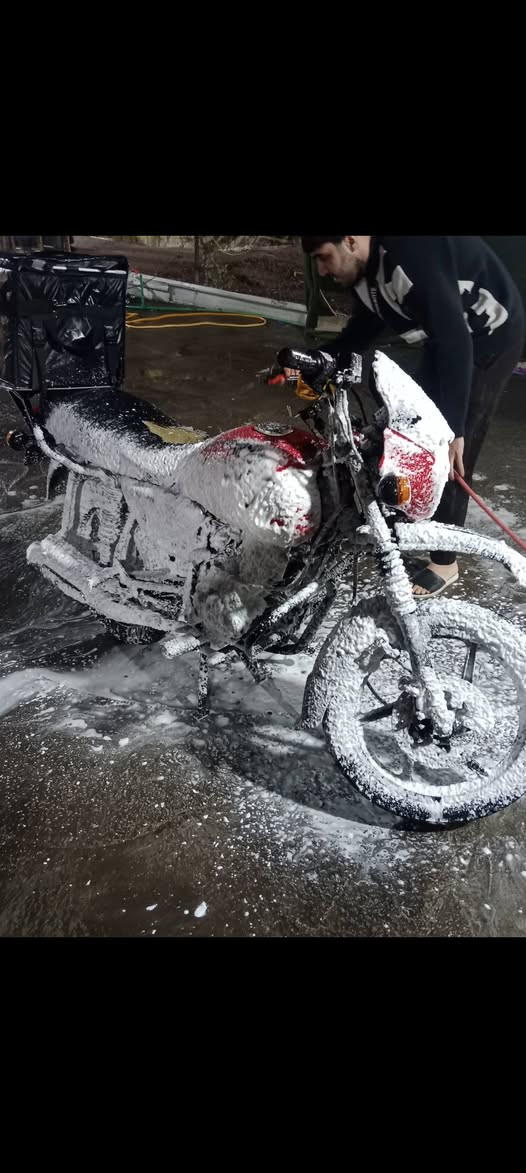 سلام عليكم بوكسر للبيع مرقمه باقيه عل البصمه واستلم لوحات وسنويه بسمي موديل 22نازله بل 23الدراجه نضيفه عل وضع الشركه برغي ممفتوح بيها مكينه ما مفتوحه السعر مليونين و150وبيها مجال قليلل
***********
