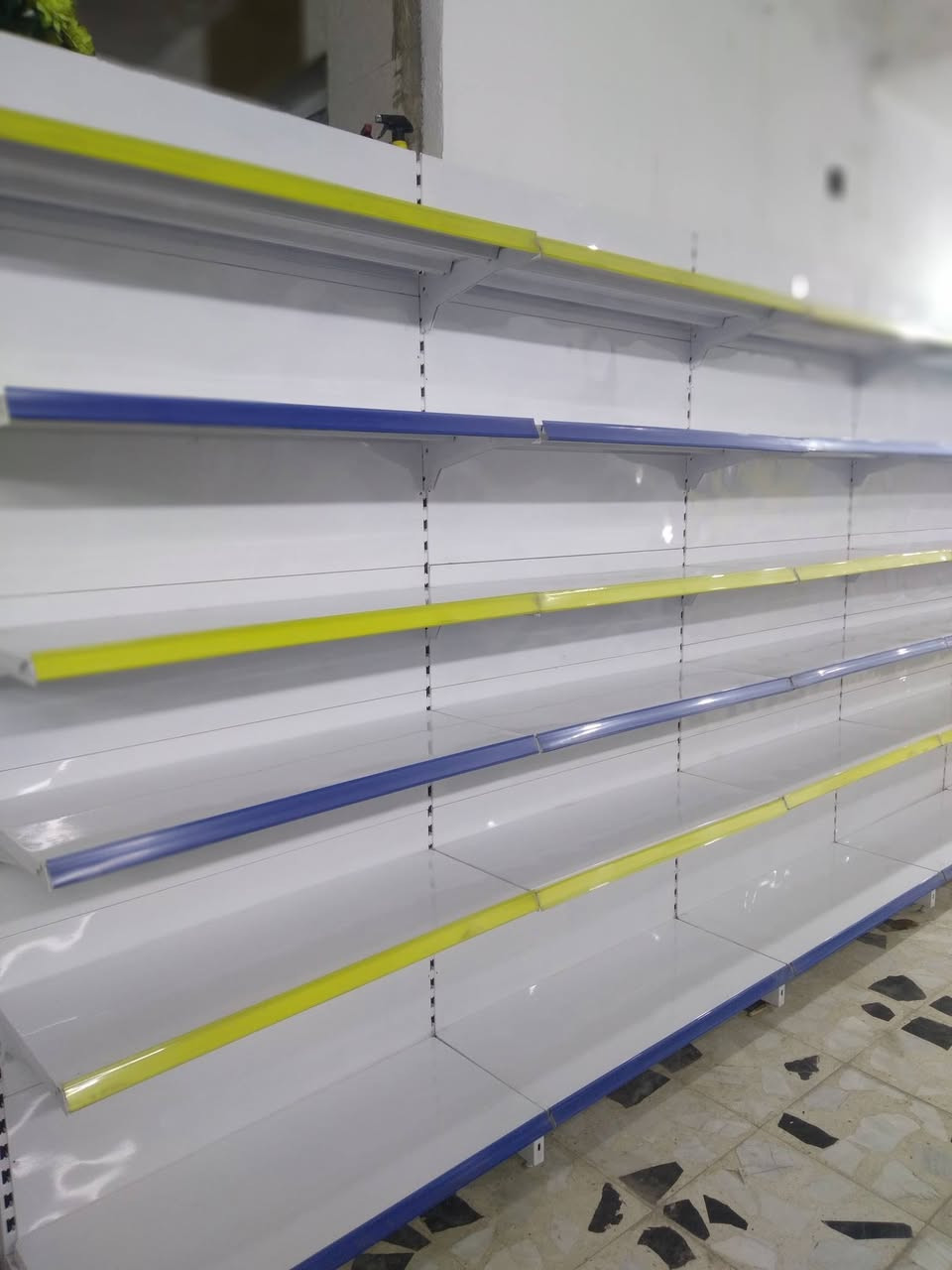 فوف جداري تركي الثقيل ودكسنات للبيع الشراي يتصل العنوان بغداد واكو توصيل ***********
