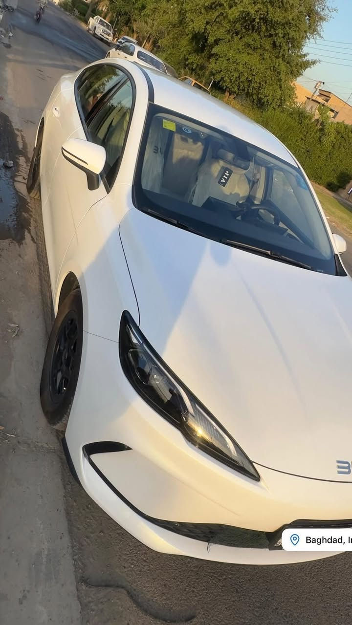 السلام عليكم
BYD Seal 05 

رقم بغداد بأسمي 

موديل 2025 

ماشية 25 الف 

مواصفاتها معروفه 

مقاعد جلد ابيض

شاشه وسطيه + كاميرا دواره 

بصمه + كارت 

مكفوله من الصبغ والتبديل

مكان السياره بغداد 

السعر 18 مليون و 700 الف

رقم تلفون :- ***********
