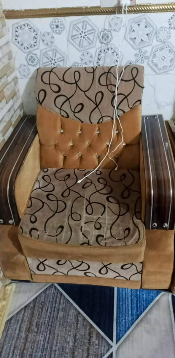 السلام عليكم تخم للبيع 8مقاعد بي ضرر بصيط كدامك السعر80وبي مجال مكاني بغداد الحريه الثانيه رقمي متواجد خاص واتساب ورصيد***********
