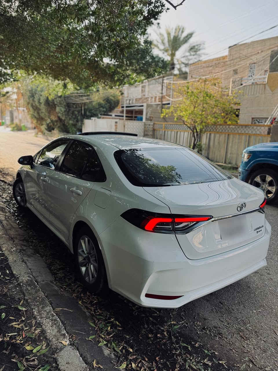 السلام عليكم .. كورلا هايبرد موديل 2025 وارد صيني
اللون ابيض محرك 1800 هايبرد
فول مواصفات شاشة بلاديه جبيره كار بلي كشنات جلد فتحة سقف وباقي المواصفات المعروفة
السيارة بأسمي رقم بغداد الجديد هزه وفحص كامله
تحويل مباشر،  ماشية 20 الف السياره جديده بمعنى الكلمة، تايرات جديده صدر بلادي طستها حيل حلوه وترايها ناعم، جاهزه بدون اي مصرف حتى الارضيات مالتها مال شركة بعدها بالغلاف مالتها السياره مكفوله كفاله عامه مكان السياره بغداد السعر 152 ورقه وبيها مجال بسيط جداً
للتواصل ***********
