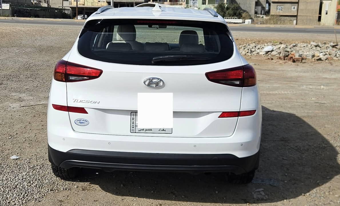 توسان خليجي (كوري) 2019 للبيع
السيارة اخذتها بوقتها زيرو  بأسمي وتحويل مباشر 
مكفولة عام 
بيها شخوط بسيطة . 

▪️ محرك 2000 DOHC
▪️ العداد: 192  الف 

المواصفات
🔹شحن لاسلكي للهاتف
🔹 تبريد وتدفئة قطعتين 
🔹ثلاثة انظمة قيادة ( سبورت ، عادي ،اقتصادي)
🔹 شاشة تدعم  Apple CarPlay+ Android Auto
🔹 تحكمات على الستيرن 
🔹 كاميرة خلفية دوارة
🔹 حساسات أمامية وخلفية
السعر  ١٨٨ $ 
للاستفسار 
***********
