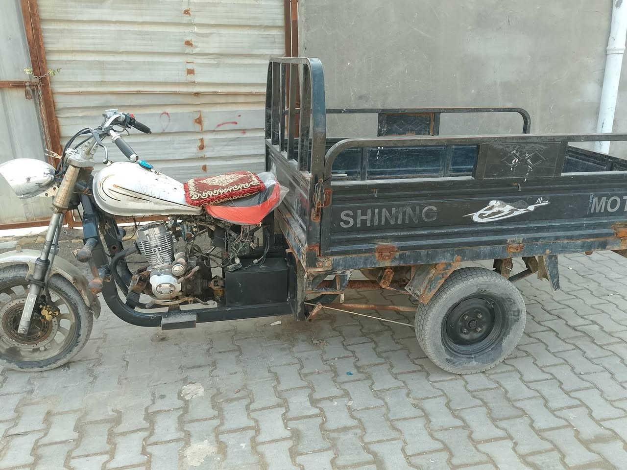 سلام عليكم ستوته أمتي ار رقم اسود البدي جمره سعر 750وبيه مجال الشراري محرك مامفتوح ***********
