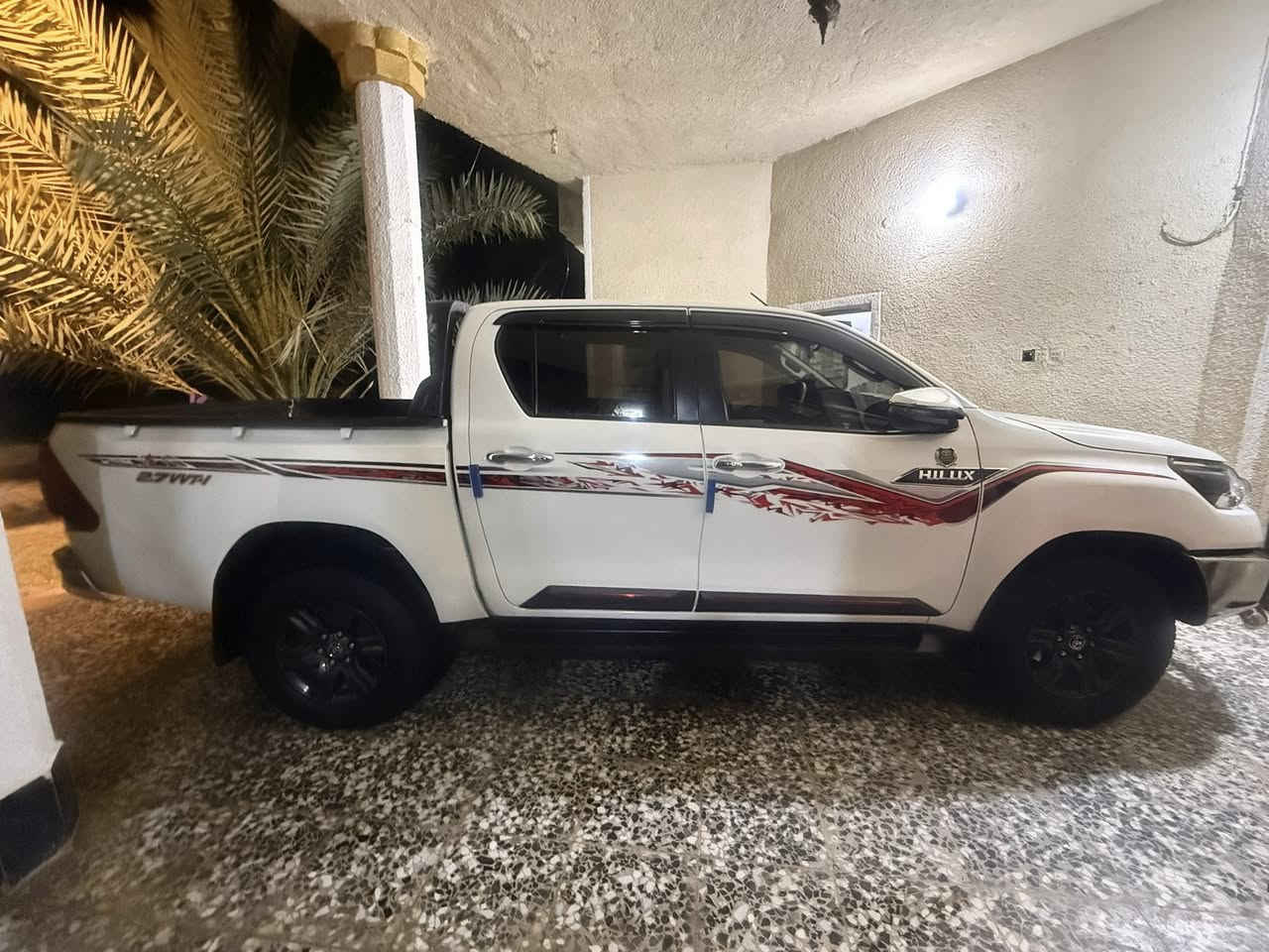 تويوتا هايلوكس 2024 ساز أربعه سلندر 
ماشيه 70 الف

رقم أربيل  مميز

فـــول مواصفـــات 
كفاله عامه 
بصمة تشغيل
بصمتين باب 
تحكم ستيرن
مثبت سرعة بالستيرن
شاحن لاسلكي ( وايرلس ) 
مري شفط
تحكم كهربائي للمرايا
لايت داخلي للبنيد 
تبريد قطعتين 
تبريد بالكشن
شاشة كبيرة 
حساس خلفي امامي
كاميرا خلفية
ويلكب 
جكات بالبنيد 
ضمان شركة ساس العراق
العنوان بغداد ناحية الرشيد 
***********
