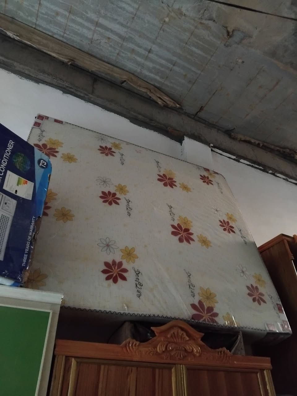 انواع لاثاث المنزلي المستعمل والجديد في معرض ومزاد تبارك الرحمن العنوان بعقوبه شارع تحرير بهرز مجاور قاعات بيانو مقابيل مستشفى الحياه استفسار*********** ويوجد خدمه توصيل
