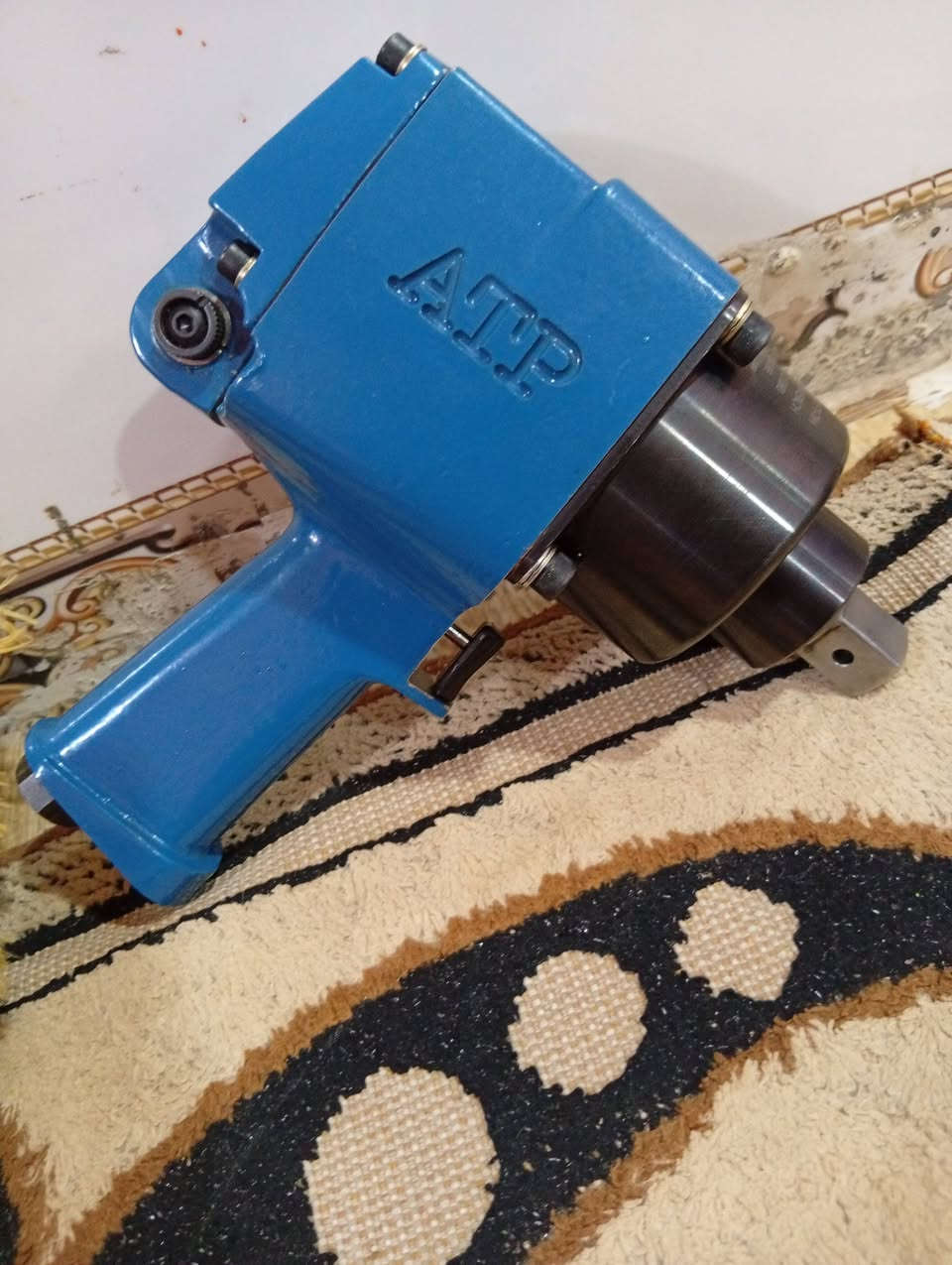 اخوان  درين يشتغل عل هوه  الميفيده يتصل  ال سعد 250وبيه مجال***********
