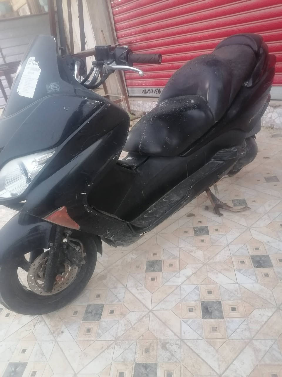 السلام عليكم
دراجه 0/8 كهربائياتها كلها شغاله تواير جدد لايت زنون ستان حساس الدراجه شغاله بس دخن ابيع كوم حديد قيم واخذ ***********
