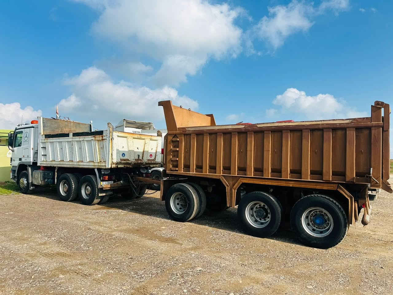 ⭕️قلاب اكتروز للبيع
قاطره ومقطوره مثبته 
رقم نينوى حصه كاز 
موديل 2006 گير كهربائي 
مجموعه نص جيف . ريتايدر +ثلاجه 
للاستفسار اتصل *********** 
***********.
