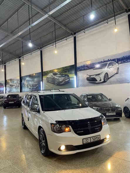 Dodge caravan 2017 SXT
موصفات sxt فول  
ابواب كهرباي 
شاشة
كاميرة
حساس
سندوق شفت
ابواب شفت
كشنات جلد
تحكمات ستيرن
٦سلندر مرغوب
سياره بدون سبغ هتا دعاميات بشرط گير محرك شرط 
0750 082 95 31 
0750 441 28 31
سعر 210$
