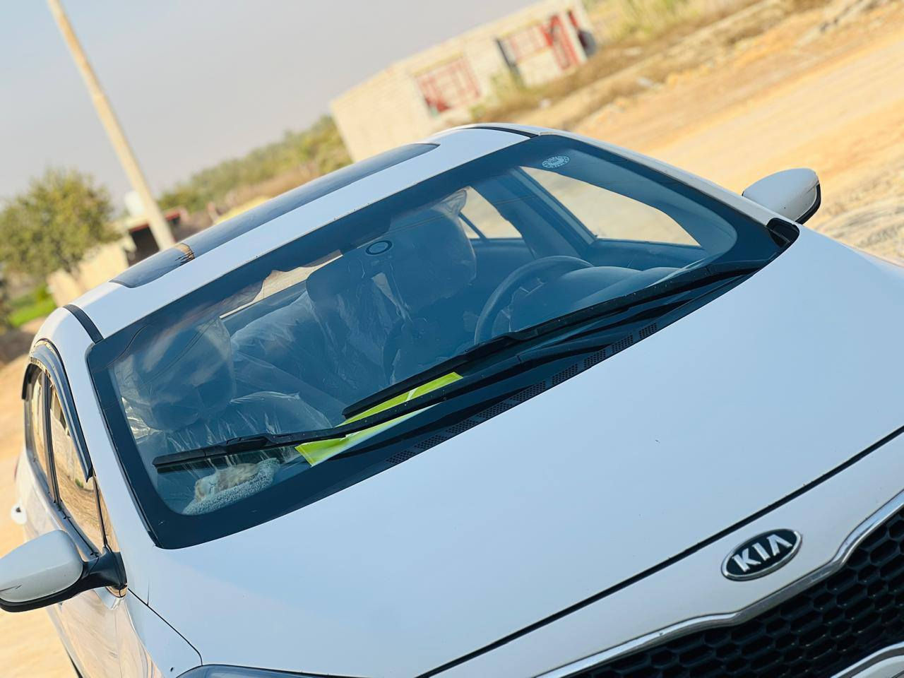 سلام عليكم
سيراتو ١٤ نص فول  خليجي
فتحه سقف
شاشه كار بلي
تحكم ستيرن 
تبريد قطعه 
مكينه ١٦٠٠
مكينه كير كفاله وضع شركه 
بيها جاملغ المامي مرشوش اثر شخوط وبارد كد شبر 
السونار مرفوق بل منشور سياره حلوه وجاهزه 
السعر ١١٨ وبيها مجال بسيط العنوان واسط الصويره 
***********
