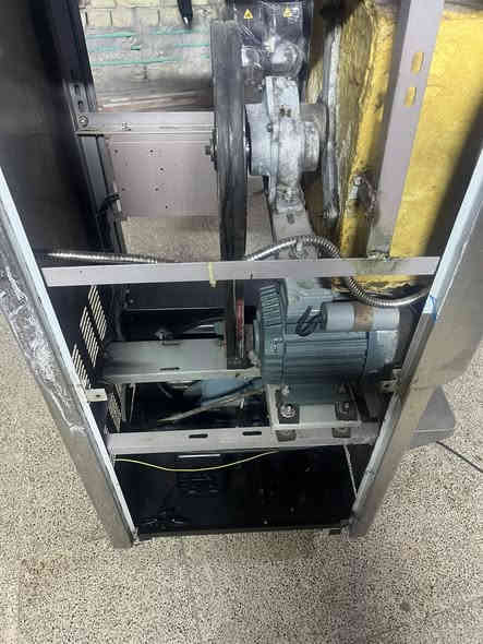 سلام عليكم مكينه دي إس ٦كيلو سنكل فيز جد جد نضيفه تجميده خيرمن الله ع فحص ع ضمان مكاني بغداد. ***********
