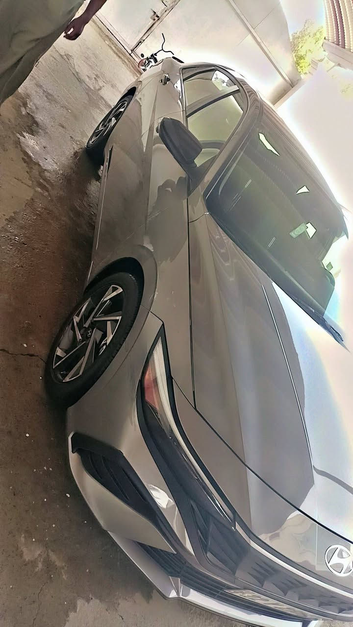 سلام عليكم للبيع او مراوس 
النترا 2025 
وارد امريكي 
فول مواصفات. عدا الفتحه
ماشيه 47مايل 
حادت بيه شي بصيط مرفق بل منشور 
مصلح بدون فتح 
مكينة 2000 دوش
بصمة تشغيل وابواب تشغيل عن بعده 
دعم الشحن الاسيكي منافد يوبي اس 

شاشه كبيره متصل ديجتل 
لد بلدشبول متغير
لايت زنن بلادي 3 عدسات
كار بلي 
رادار امامي
ورادار خلفي
ورادار جانبي
تحديد مسار
قياده ذاتيه
تنبيه خروج عند المسار
ويل كب لد نهاري. فول تحكم ستيرن
السياره بعده بوضع الشركه ومابيه ولا نقص
رقم اربيل الجديد تحويل وكاله شنو اليعجبك سعر 175 وبيه مجال 
مكاني السياره بابل كفل 
***********
