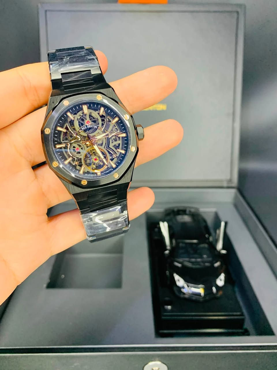 صباح الخير كلهن اصليات وكالة الاسعار من 35-300$ للاستفسار راسل الصفحة او الرقم ***********
