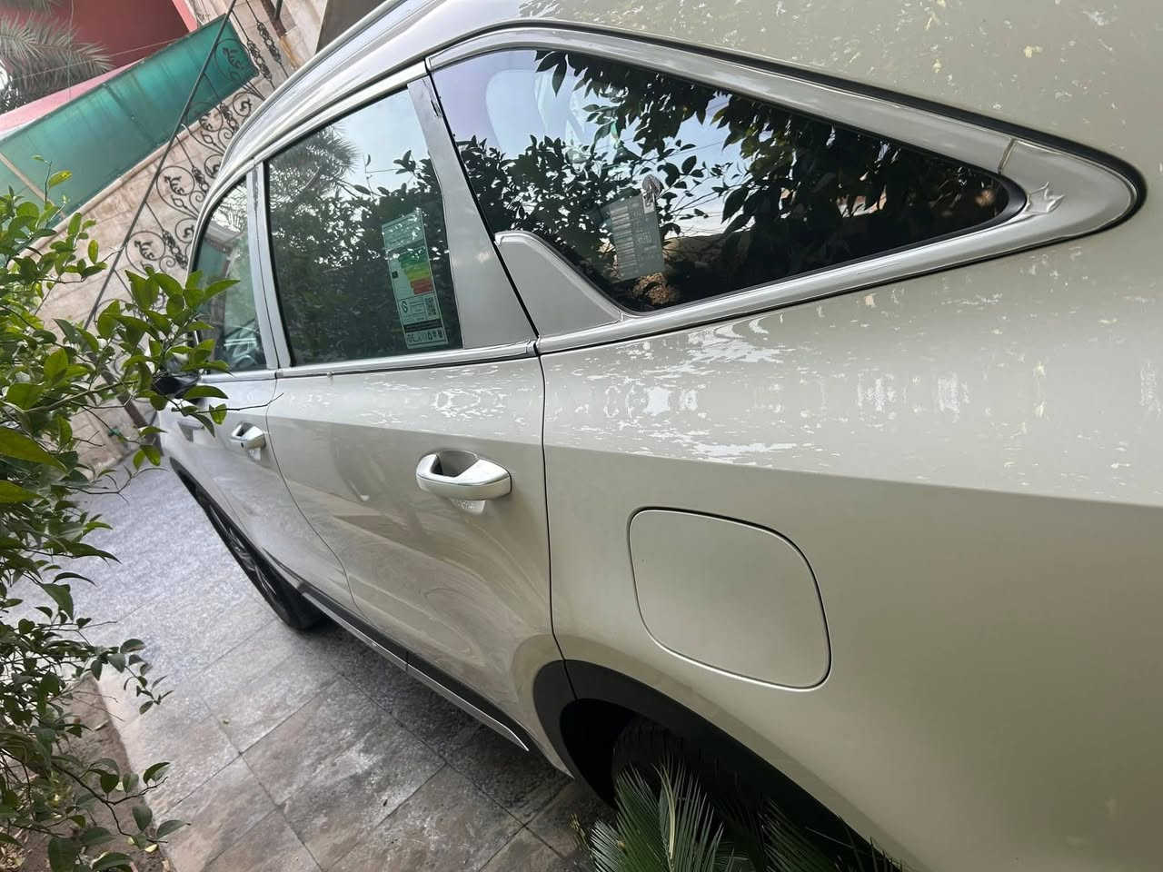 سورنتو ٢٣ رقم اربيل فول عدا البانورما اربع كامرات محيطية كشنات جلد حار بارد وبقية المواصفات معروفة ما حاجة اذكرها ماشية ٣٣ الف مكفولة كفالة عامة مكانها الموصل. السعر ( 320). 
***********
***********
