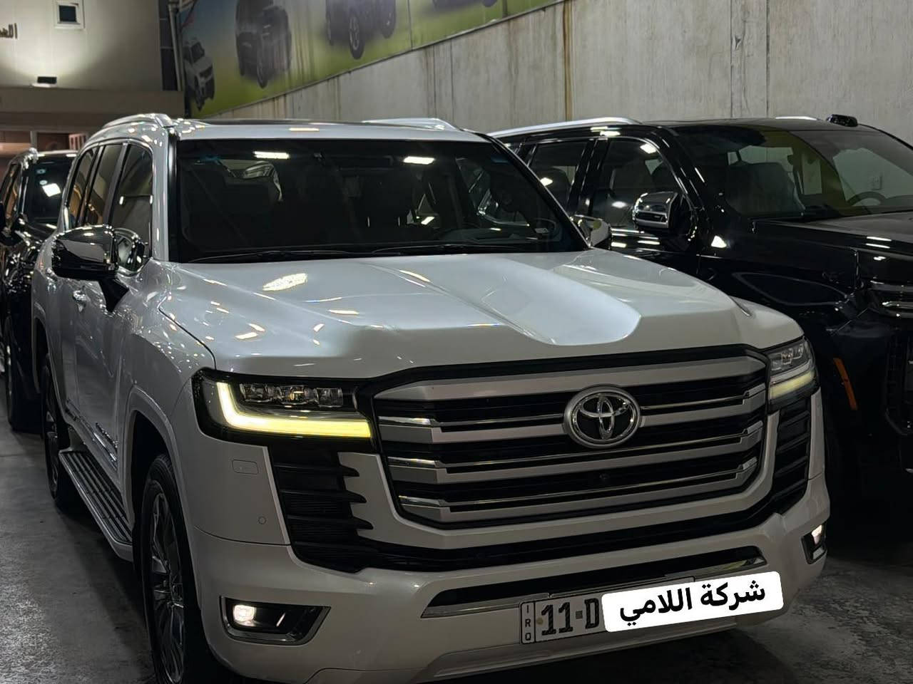 السلام عليكم 
لاندكروز 2023 ساز VXR
رقمها بغداد
فول مواصفات اعلى فئة 
بوب شفط اصلي 
محرك 3.5 تون تيربو 
كراسي خلفية كهرباء 
وبعد هواي مواصفات معروفه بل VXR
ماشية 62 الف كيلو متر 
مكفولة السياره ماعده هذا التكحيل الصاير بالبنيد صورتة موجوده 
سعرها 74 الف دولار وبيها مجال بسيط
للاستفسار اكثر :
***********
***********
مكانها معارض النهضة شركة اللامي
