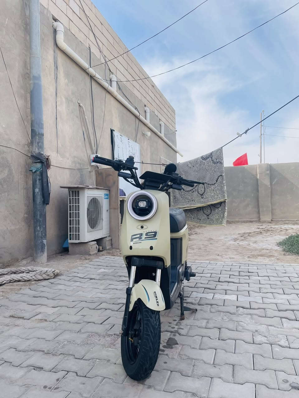 دراجه شحن/R9
موديل/2025

22/أمبير 

كفاله عامه من اي شي كلشي شغال أشاير يمناا يسره بعدهي بتراب الشركه

لايت عالي ناصي سماعه بلاتوث 

البصره/الهارثه

السعر خاص/***********
