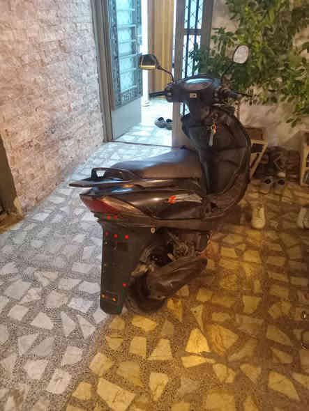 دراجة للبيع بيه عطل كل ما اخلي باتري جديد ورة ٤ ايام يهبط ويحرك لايت
شغالة سلف هندر كهربائيات دبل إشارة كيجات هورن  تاريات جدد 
حاليآ هي تشتغل هندر لان الباتري هابط ليريد يفحص السلف يجيب باتري ويفحص سعره ٢٥٠ قفل من الاخير على عطله مكاني الإسكان ساحة اللقاء ***********
