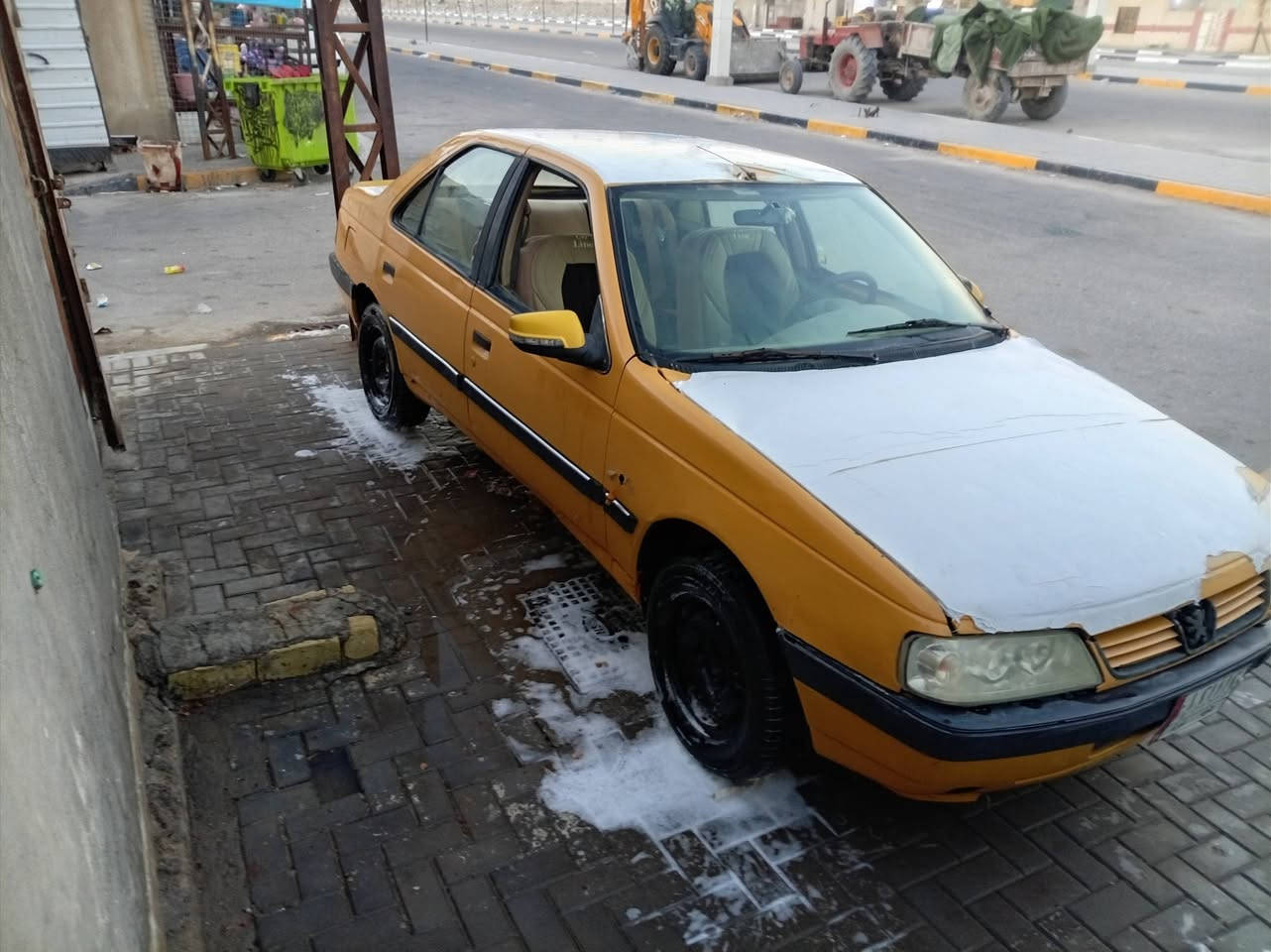 السلام عليكم بيجو 405 سيارة تعمير حلوة ونضيفة صبغة جديدة حدادية جديدة نقصة كماليات وانة ماعندي موديل 2013 رقمي بي واتساب *********** رايدهة ب 19وبيها مجال

