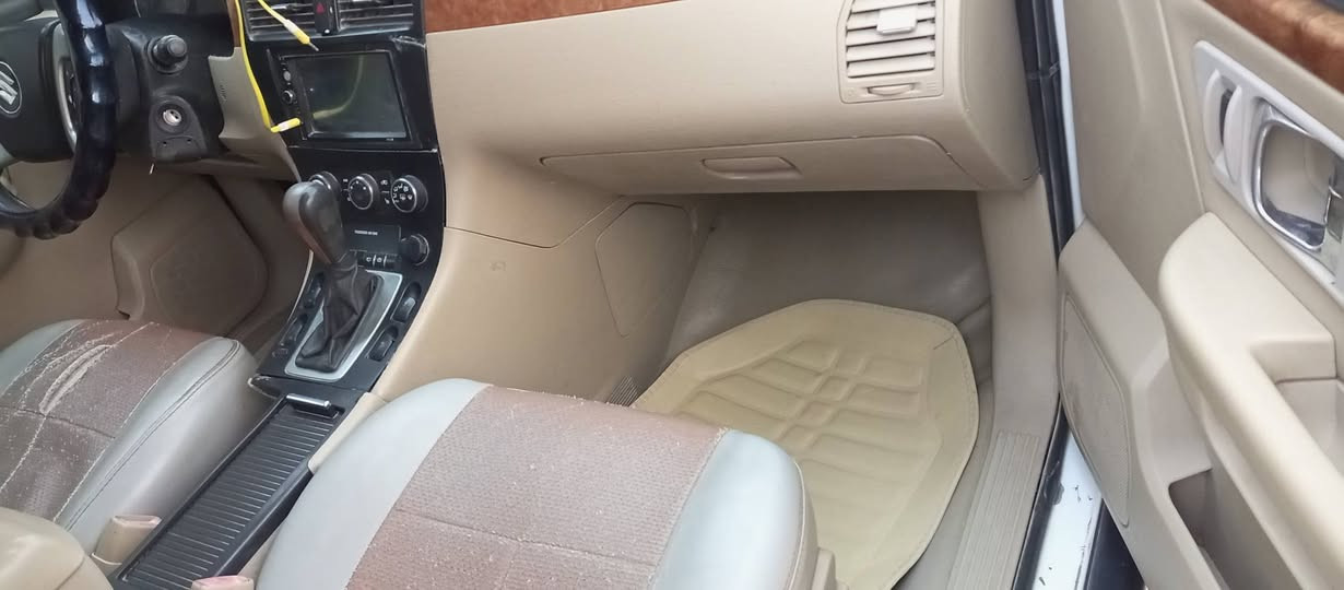 سلام عليكم سازوكي أمريكي موديل 2007مكفوله من ولعيب الشرعي ونقل جثه مكينة وكير مكفولات  سنويه 26 ماساقطه بسمي كامره خلفيه شاشه بدشبول تبريد تلث قطع شغال كشنات كهربائيه شغله حلوة تخم تاير جديد كهربائية جاهزة  السعر 60 وبيه مجال بسيط الرقم ***********
