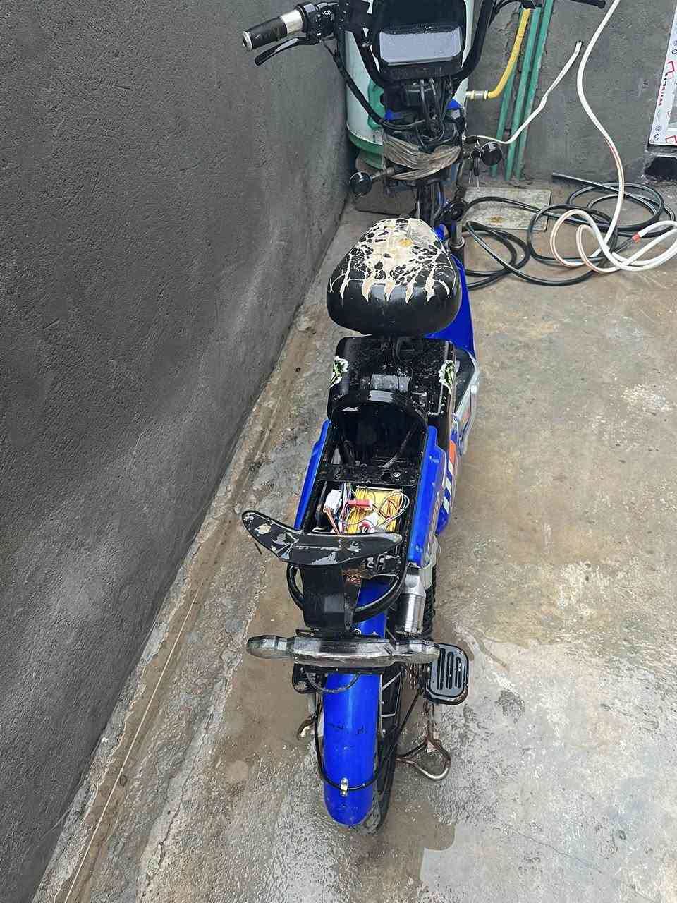 يرهم مراوس حسب القناعه
ماطور شحن 2024
الكماليات موجوده عندي بس مفصخهن 
يعوزره فقط بطاريات 

مكاني تكريت حي الفرسان 

للاستفسار/***********
