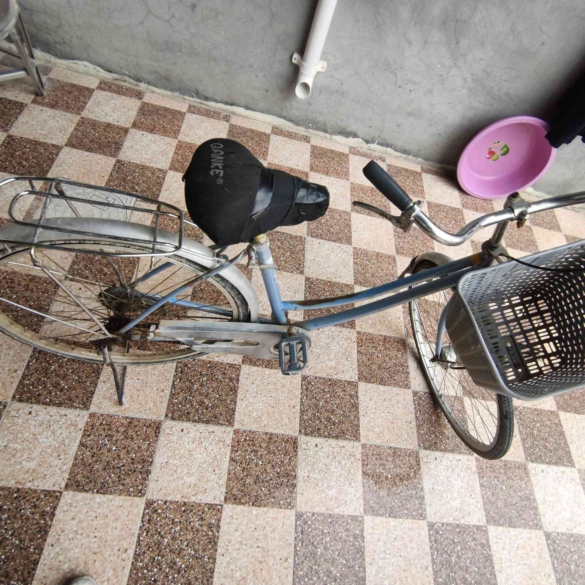 سلام عليكم بايسكل للبيع
كما موضح بلفيديو 
متروك وبي بنجر بتاير الوره 

بايسكل نضيف 

سعر 75 الف وبي مجال بسيط للشراي 
مكاني فلوجه / اجبيل 
***********
***********
