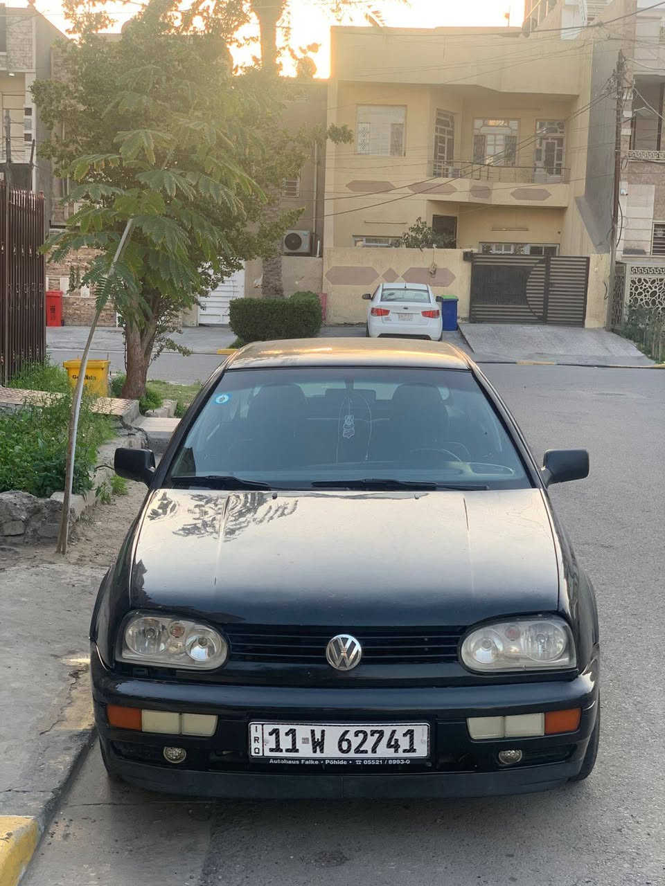 السلام عليكم كولف موديل 94 محرك 2000 اوتوماتيك تبريد تدفئة سنترلك تخم تاير جديد باتري كير محرك مكفول سياره أرقام جديده بسمي سعر ٤٣ وبيها مجال للاستفسار على الرقم *********** مكان سياره المنصور
