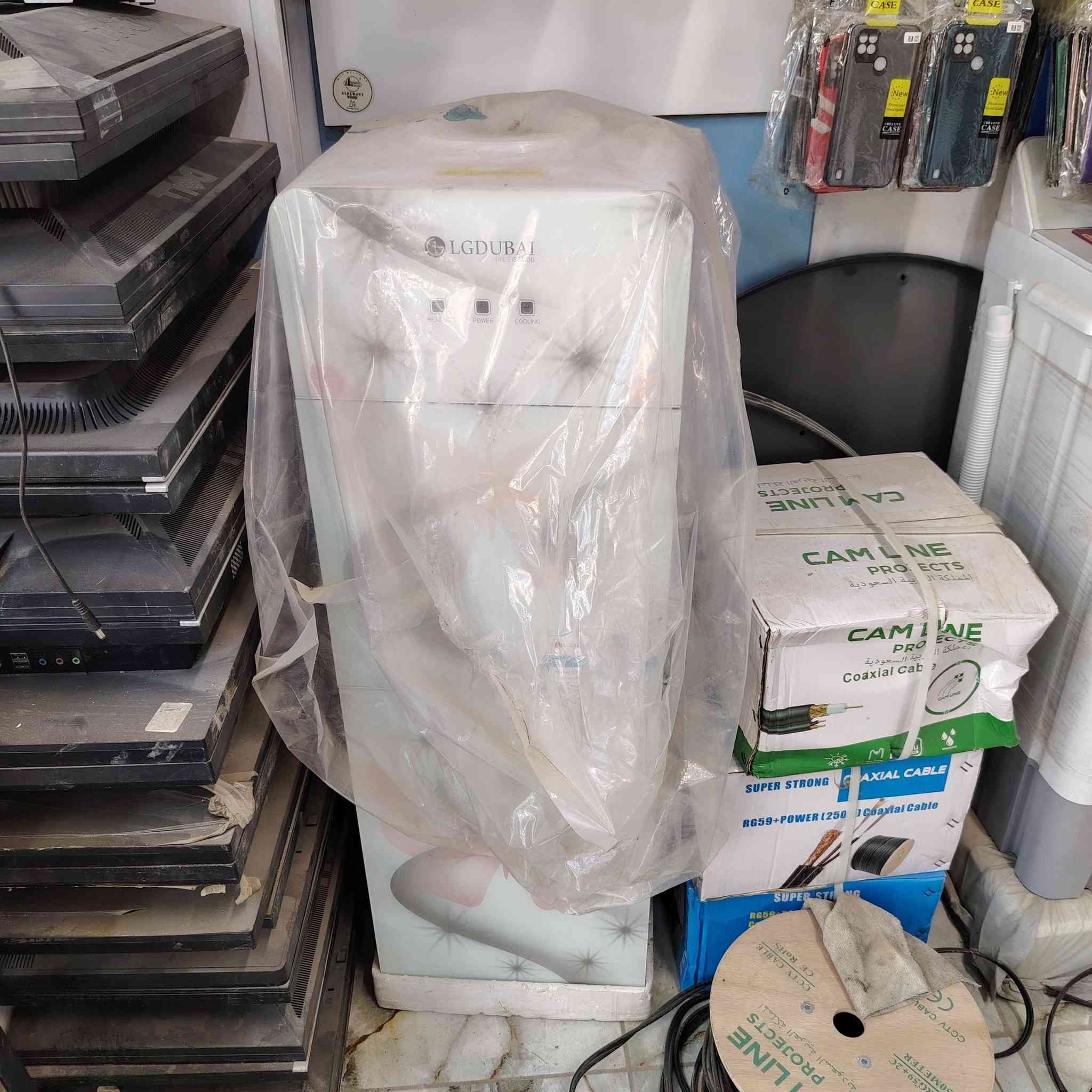 غراض جديده. للبيع
1-شاشه قياس 55 نوع(SAMSONG) نت فول سعر 300الف 
2-شاشه قياس 60 ضد كسر نت فول سعر 375
3-ثلاجه حجم كبير جدا نوع تاسات 20 قدم سعر 425 الف فقط 
4-غساله حجم وسط سعر 175 نوع الهياشي 
5-براد LG اسمه مفكول على فول ثلاجه بي و3 حنفيات وسعره 125
6-طباخ منظدي سعر 50 الف 
7-صوبه كهربائيه سعر 25 
عنوان محاويل المحاويل 
توصيل بابل 10 الف


**إذا كنت صاحب هذا الإعلان وتريد حذفه لأي سبب، رجاءا أرسل رسالة إلى الدعم الفني**