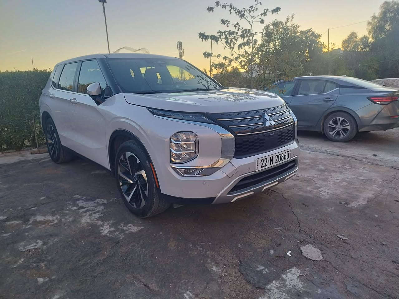 السلام عليكم
اوتلاندر  2024 
مواسەفاتی se بێ پانۆراما  بێ دەبل اکسل 
تەنها قپاغ سندوقی جێی رقەم بۆیاغە 
چەند قۆپەکی بچووک لە سقف هەیە پێیوە دیارنیە ٤ یان ٥ 
کاتی دهۆک تازە ڕەقەم کراوە ٦٤ هەزار ڕۆیشتییە 
سعر ٢٢٣ 
شوێن. هەولێر 
JA4J3VA88RZ026538 ڕەقەم شاسی 
 ***********
