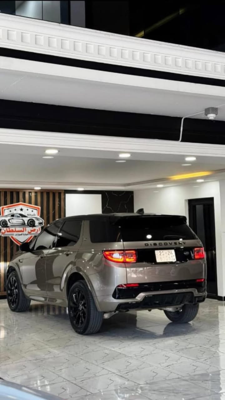 شركة أرض السلطان لتجارة السيارات 🚗

رانج روفر ديسكفري – موديل 2023

المواصفات:
موديل: 2023
محرك 6 سلندر سعة 3.0 لتر
ناقل حركة أوتوماتيك
شاشة وسطية كبيرة + كاميرا خلفية
حساسات أمامية + حساسات خلفية
رادار خلفي + جانبي + تنبيه بالنقطة العمياء
مقاعد كهربائية مريحة
إنارة أمامية وخلفية LED

السعر: مناسب جداً جداً💰
للتواصل📞:0774,083,5484
