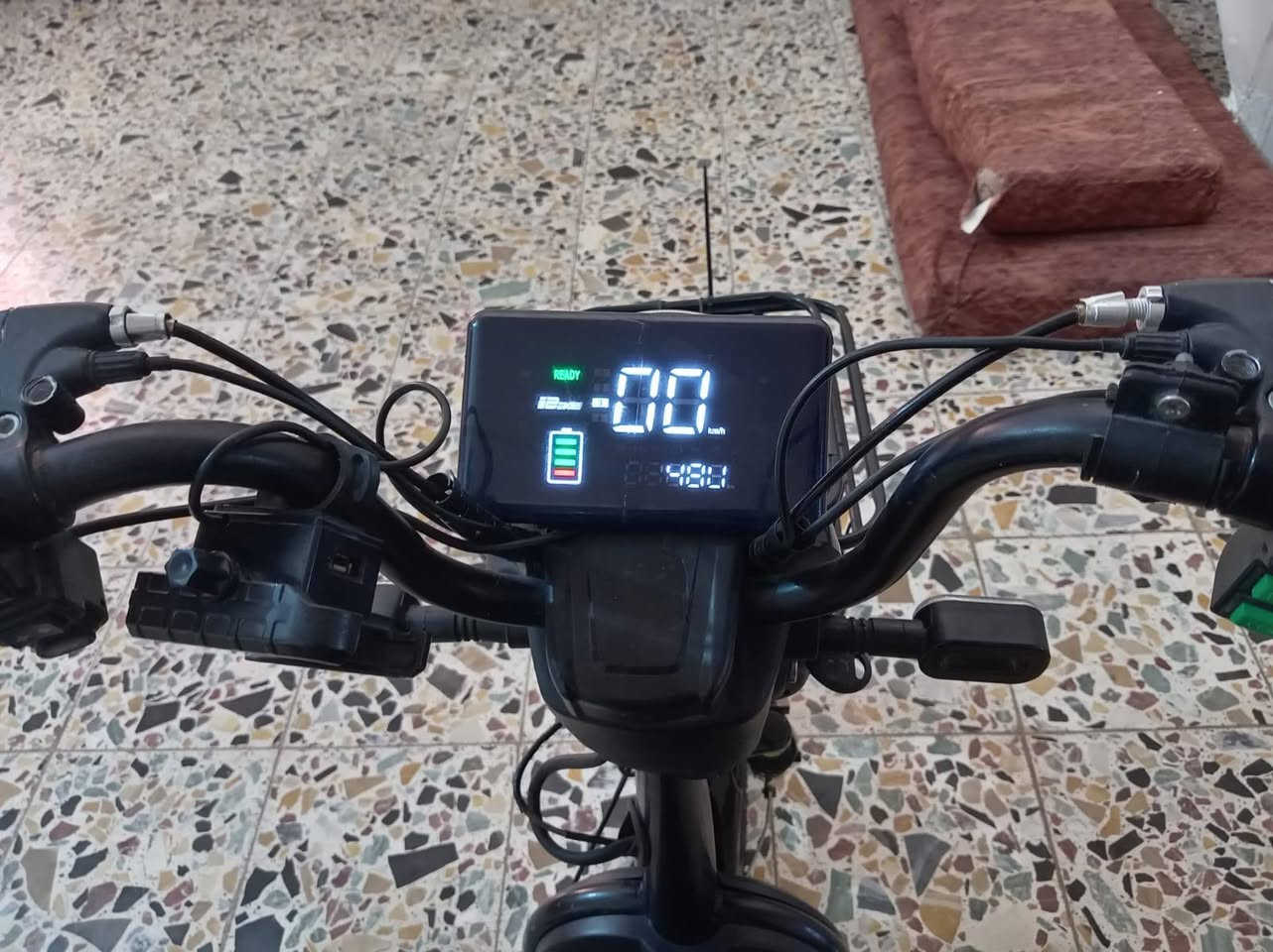 دراجه شحن للبيع استعمال قليل السعر ٣٠٠بيها مجال قليل للستفسار ***********
