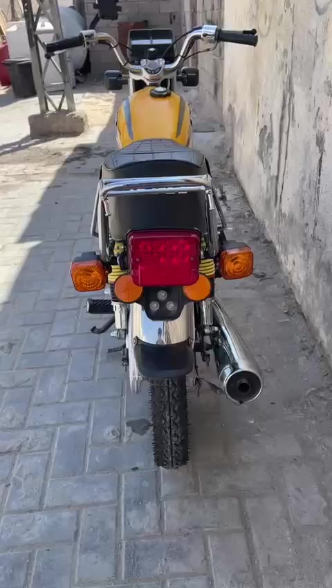 سلام عليكم نامه امتياز طبق شلامجه مديل 2021
دراجه جاهزه مكينه كهربائيات ما بيه نقص برقي جديده
اوراق سكنر 5حته اوراق الكمرك موجوده يعني عرف يرقمه الك 
مكاني البصره السعر مليون قفل قفل لا تخابر وداهر ***********
