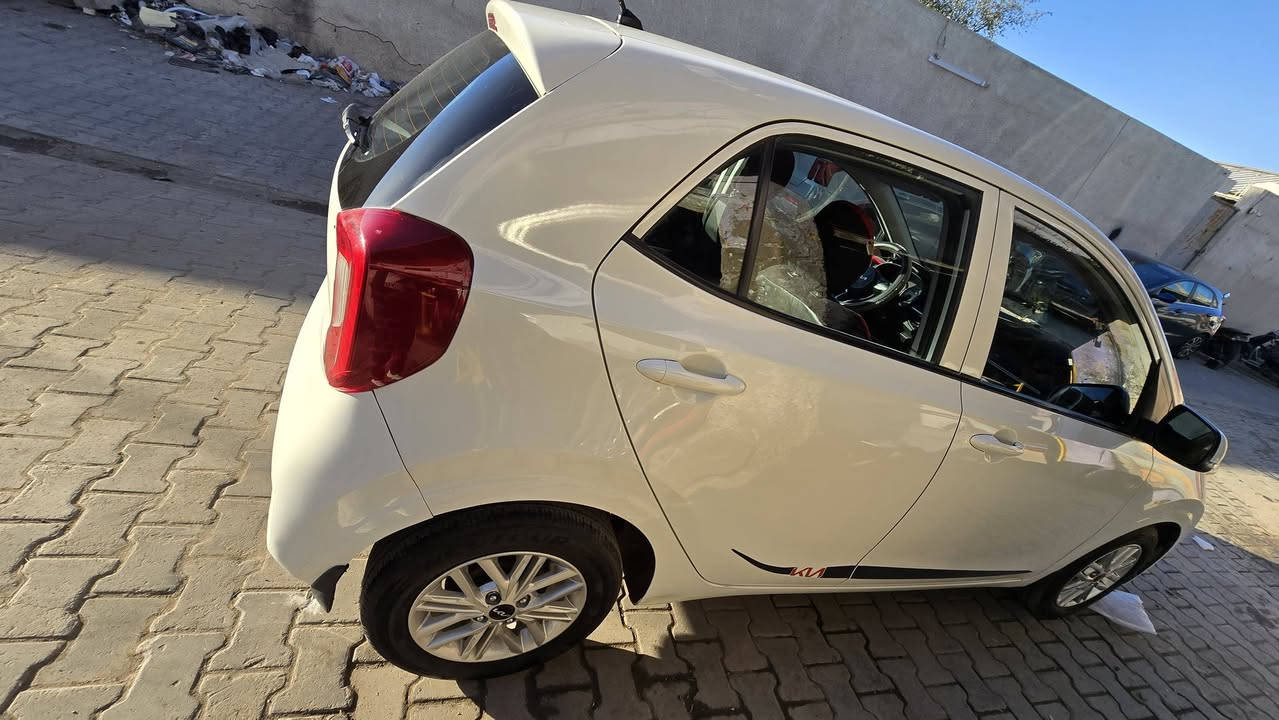 بيكانتو 2023 للبيع
ابيض رقم اربيل خليجية 
محرك 1400 سيارة جديدة 
ماشية 10800 
بيها باب الصندوق مبدله ومصبوغة 
العنوان بغداد الغدير 
السعر 123 ورقة وبيها مجال 
الهاتف ***********
