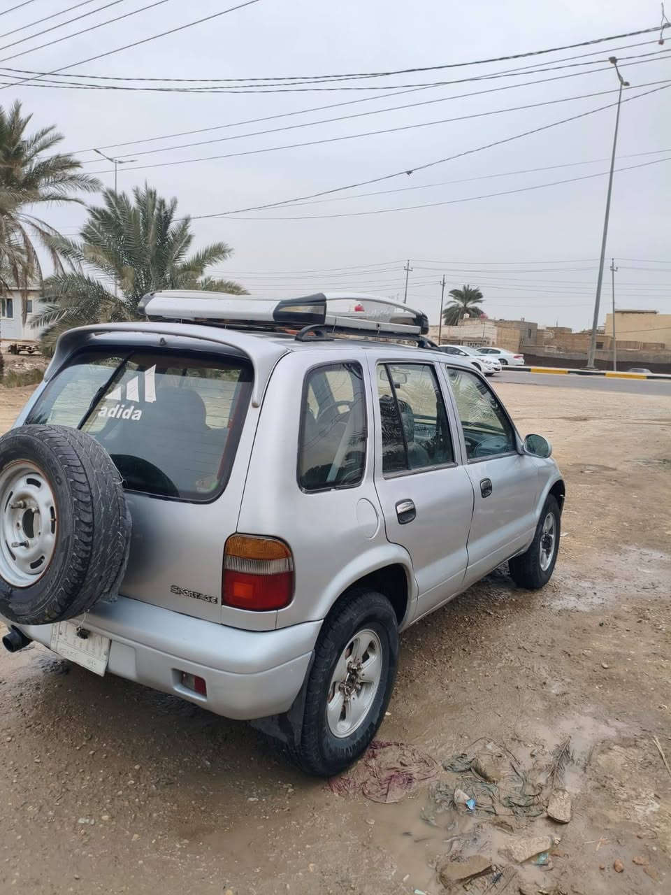 السلام عليكم ورحمة الله وبركاته
سبورتج 1995 فتحة في السقف اوتماتيك تبريد غراضه موجودة كمبريسر جديد ماشادة السعر ٤٧ وبيه مجال 
اني مكلف بالنشر وهذا رقم صاحب السيارة *********** وبي واتساب. مااجاوب خاص
