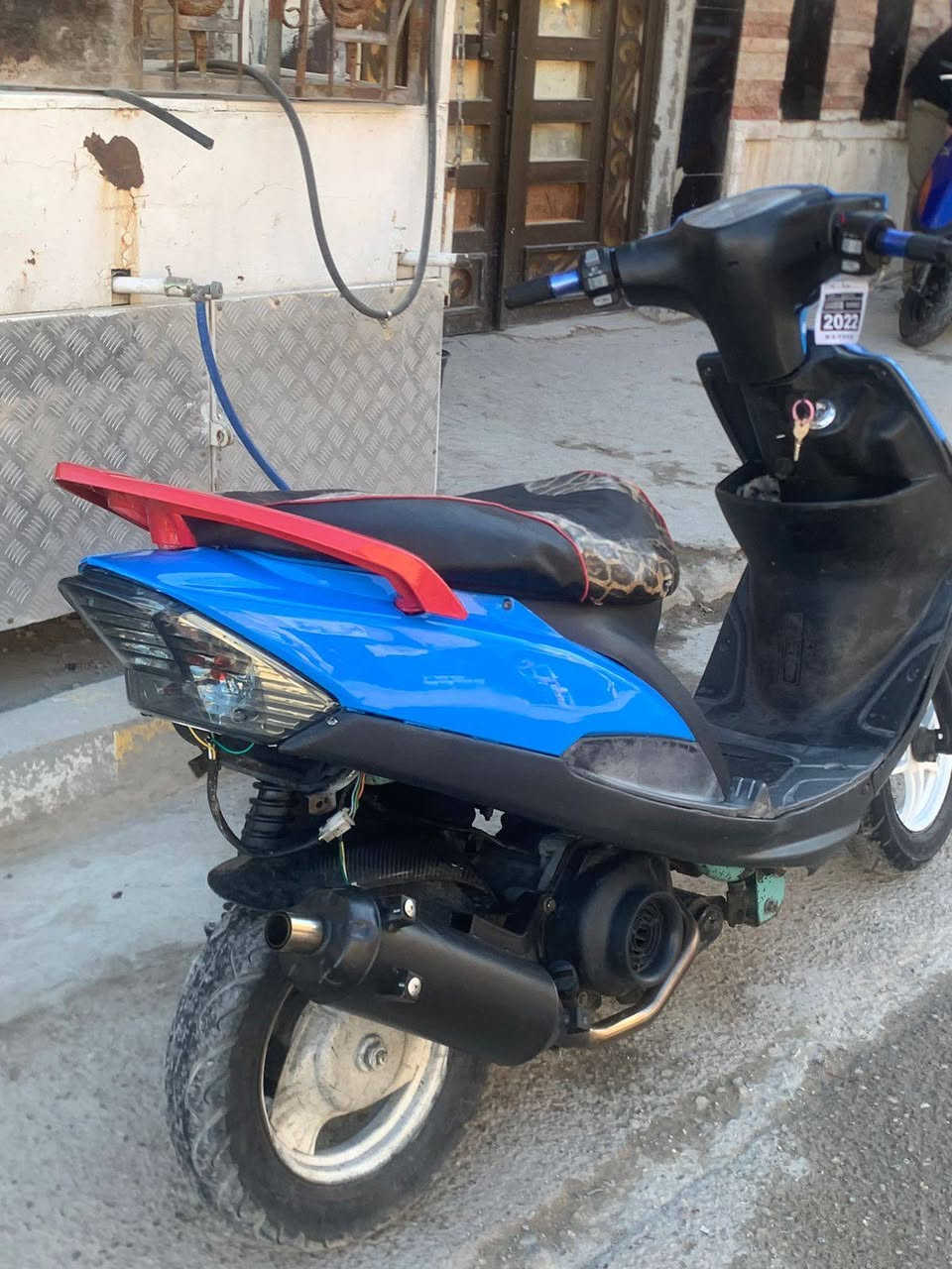 السلام عليكم
ماكس عدله مزوده شي بسيط بيها ويل امامي نجمه وصالنصه fm
وسبايدر مال مضلع الدراجه نضيفه بس بيها خيط تبخير بس بدايه التشغيل . سعرها 375 وبيها مجال للطيبين. مكاني الحريه متواجد واتساب ***********
