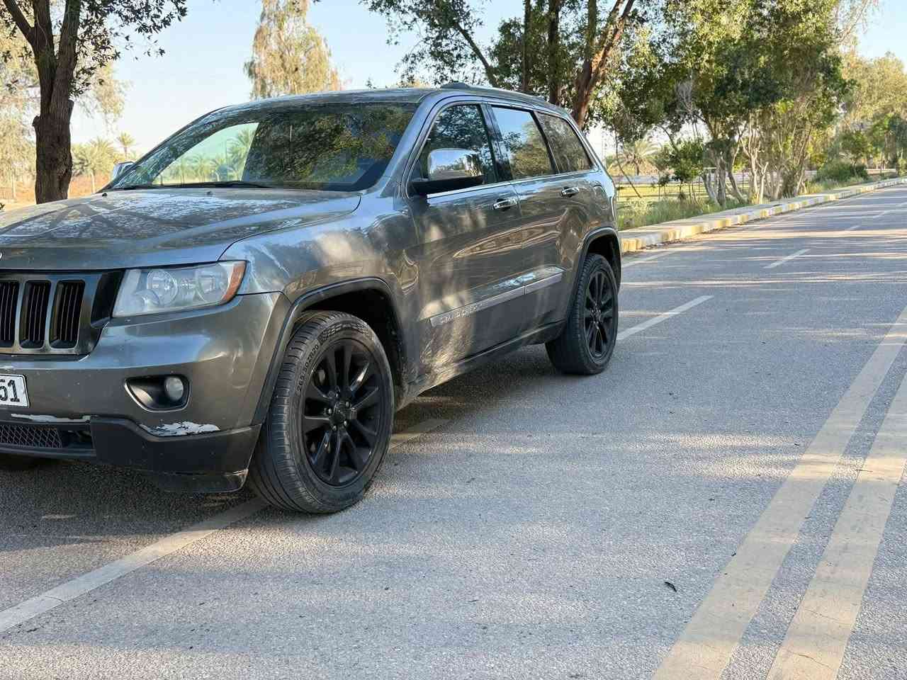 جيب لاريدو  2012
جيب شيروكي موديل 2012
وراد امريكي كلين (بدون حادث )
مكفولة كفالة عامة فقط الجاملغ الخلفي اليسر بارد قليل 
تخم تاير صدر تبريد اي نقص ماكو نهائيا 
4*4 دفع رباعي 
لون رصاصي فيلي 
محرك 6سلندر 
محرك 3600
السعر 165وبيها مجال بسيط  
اتصال ***********
