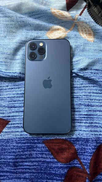 السلام عليكم 
ايفون 12 برو 
ذاكرة 256  
بطارية 76 
نظافة 95‎%‎ 
اللاقطة عاطلة بي فقط
مكاني بغداد
السعر 350 وبي مجال بسيط 
***********
