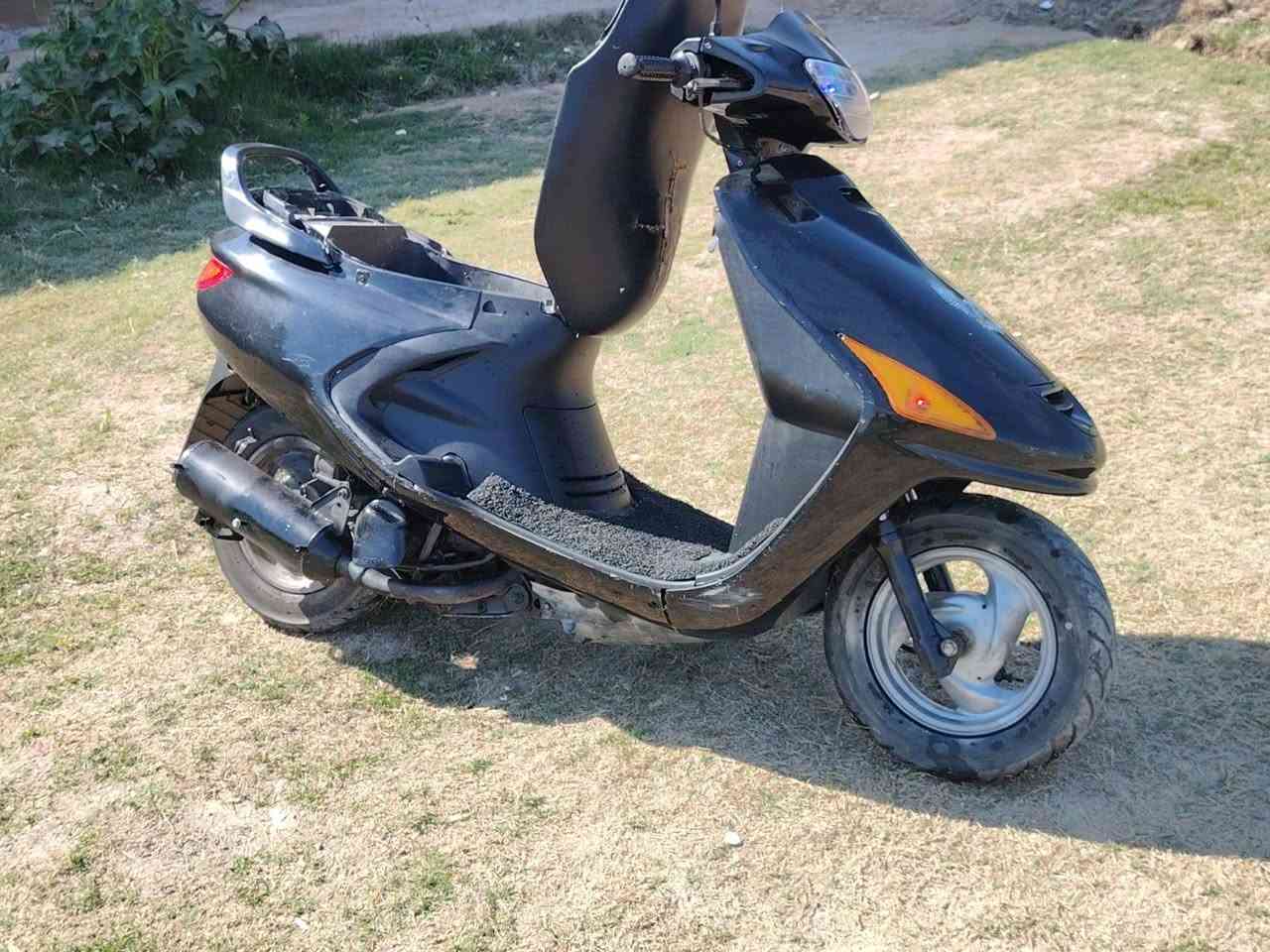 دراجه للبيع فراشه فحل مكينه مجفته 
 دراجه حلوه نضيفة كهربائيات كلها شغالة
السعر  400 بيها مجال


**إذا كنت صاحب هذا الإعلان وتريد حذفه لأي سبب، رجاءا أرسل رسالة إلى الدعم الفني**