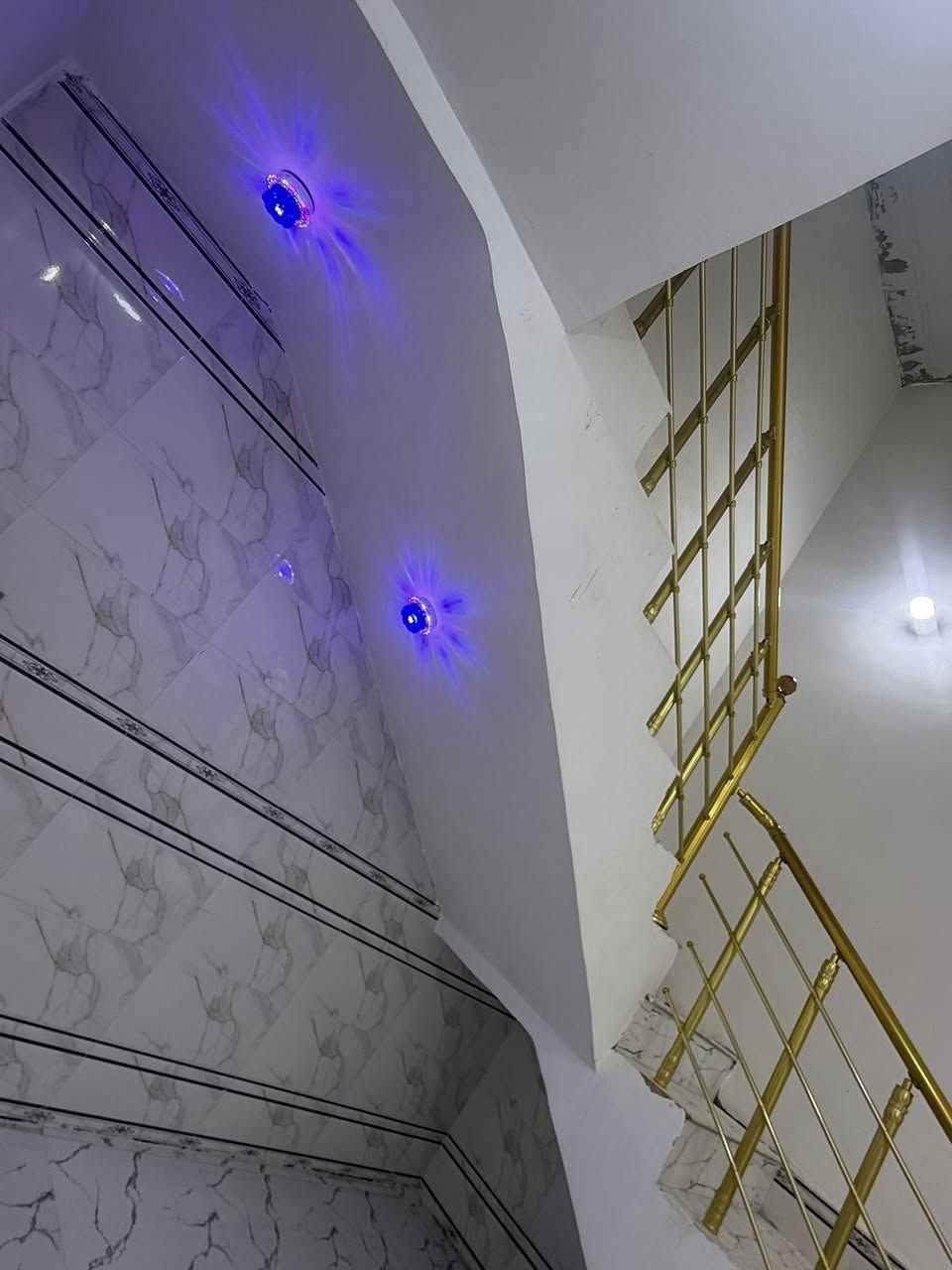 سلام عليكم بيت 100م. ناحيه اور السديناويه  البناء طابوك صب كونكريت مقابيل مدرسه صفي الدين ***********
