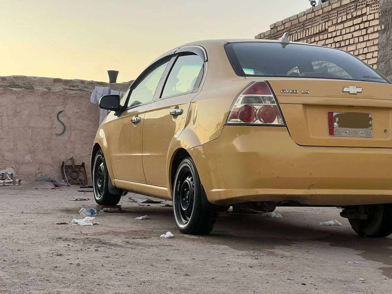 سلام عليكم 
افيو خليجي ٢٠١١ 
مفتوح كير اوتماتيك 
رقم بابل سنويه لل٢٧
مكاني نجف
بيها جاملغ وبنيد
حدادية جديدة تخم تاير
السعر ٥٨ وبيها مجال للشراي 
***********
