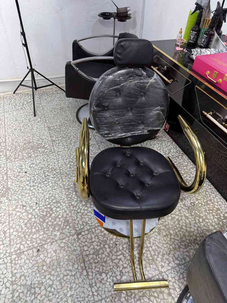 اغراض صالون للبيع
العنوان بغداد الشعب
***********
