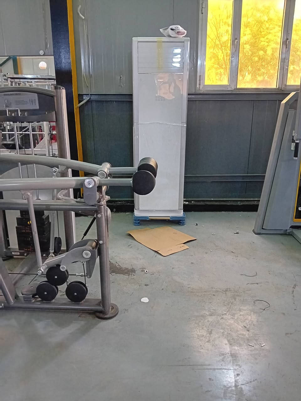 السلام عليكم 
هذا كان اخر عمل الي  الموسم الي مضى  قاعة العاب    نصب جديد  جهازين  وصيانه جهازين    يارب  موسم خير للجميع  اخوكم
الفني ابو علي    للتواصل  فقط على الرقم 
***********
