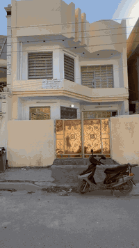 بيت للبيع مساحة ١٣٠ نزال ٢٠ الواجهة ٦.٥  البيت كامل كل نقص ما بي   مكا...