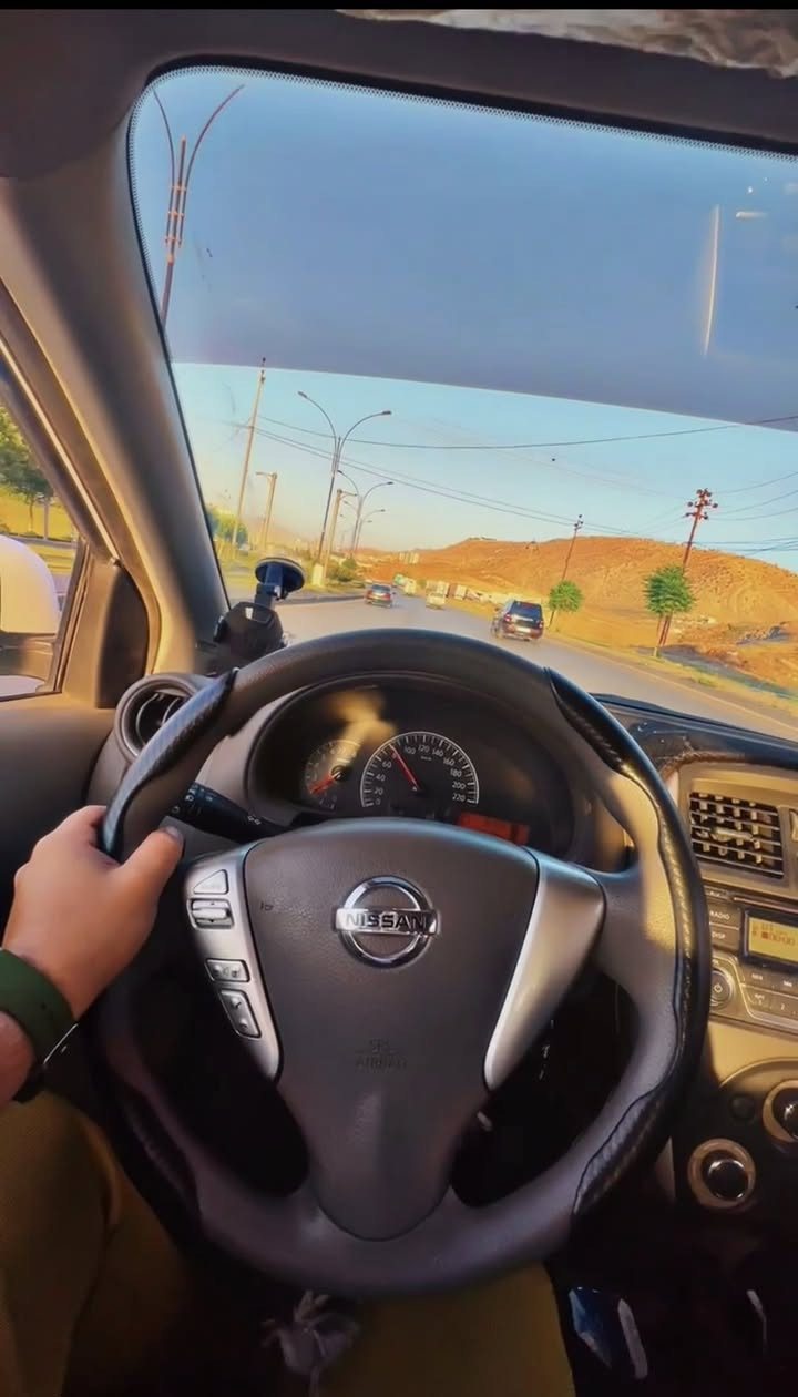 السلام عليكم
للبيع 
نيسان صني  هندي موديل 2021 كفالة عامة من الصبغ ماشية ٩٧ الف محرك وكير شرط شركة طخم حدادية جديد طخم تايرات جديد باتري جديد  
 بيها تعديل جداً بسيط بين البابين 
 ***********
