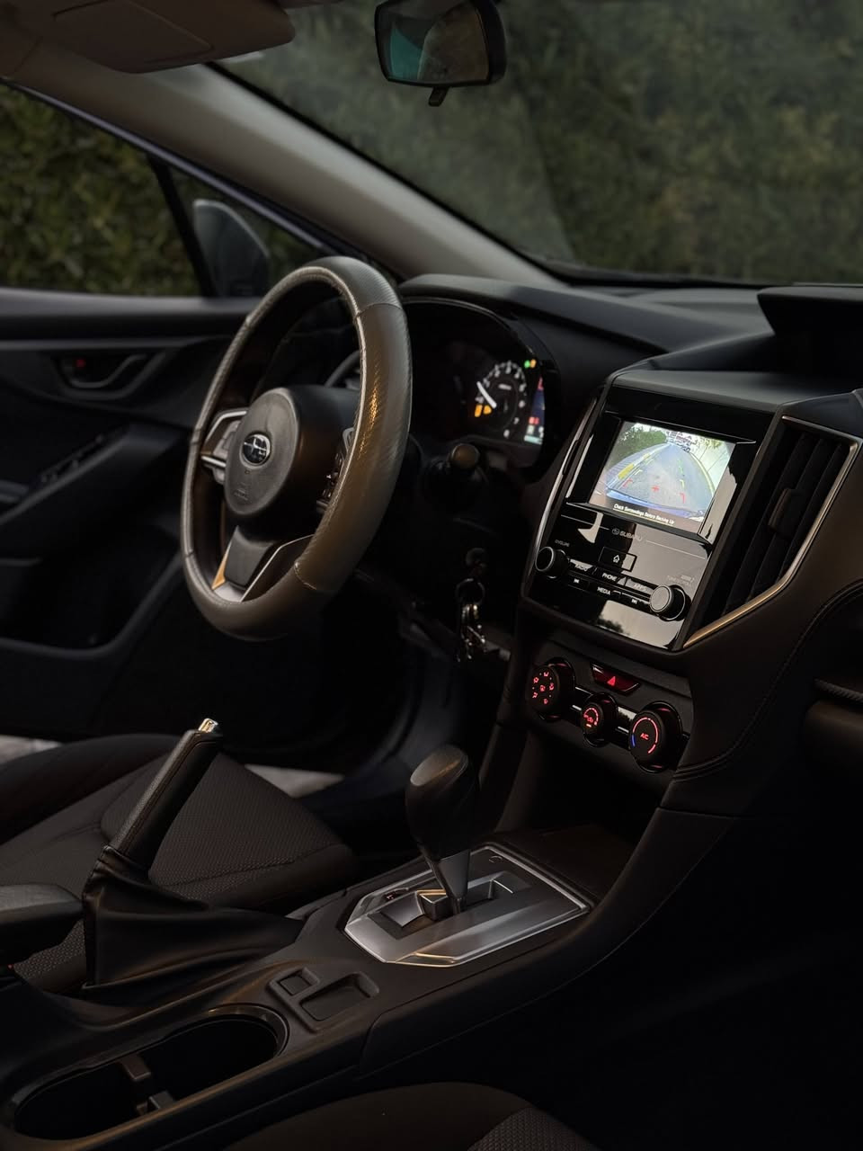 سوبارو امبريزا هاتشباك 2022
 (الساموراي الياباني)

مواصفات السيارة :-
1- محرك 4 سلندر بسعة 2000 cc (BOXER) اقتصادي و موثوق وقوي وناعم في القيادة 
2- كير أوتوماتيك (Lineartronic)(CVT)
3- دفع رباعي دائمي (Symmetrical AWD)(ميزة نادرة في هذه الفئة السعرية)
4- شاشة وسطية 6.5″ من (STARLINK) يدعم Android Auto و Apple CarPlay
5- نوافذ وأقفال كهربائية
6- أنظمة أمان ABS و VDC وكاميرا خلفية
7- مقاعد قماش (5) راكب
8- EyeSight
9- المحافظة على المسار – Lane Keep Assist
10- مثبت السرعة – Adaptive Cruise Control
11- التحكم بحساسية المحافظة على المسار
12- التحذير عند الخروج عن المسار – Lane Departure Warning
13- إيقاف نظام التحذير من الخروج عن المسار
14- إيقاف نظام الكبح التلقائي قبل الاصطدام (Pre-Collision Braking)
15- كوبون بانزين

مكان السيارة كركوك
السعر (٩٥) وبيها مجال للشراي
***********
