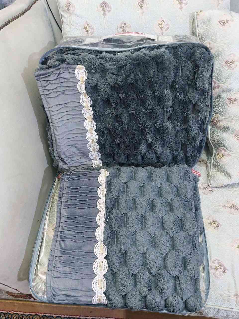 مفرش تخم كامل 10نفرات  لون نيلي وياه 4 وجوه مخاد تخم جديد بس فاتحيه نشوفه وماصار على قنفاتنه جبير 
نريده 65 الف جدييييد رجاءاً
مفرش تخم مقاعد بس 10نفرات لون رصاصي 35 الف استعمال قليل كولش 
بردة قطعتين مو حلقات  تفصال ثگيلة كولش ثنينهن ب 50 الف 
المكان  نجف شارع المطار الجديد قرب الجوهرة


**إذا كنت صاحب هذا الإعلان وتريد حذفه لأي سبب، رجاءا أرسل رسالة إلى الدعم الفني**