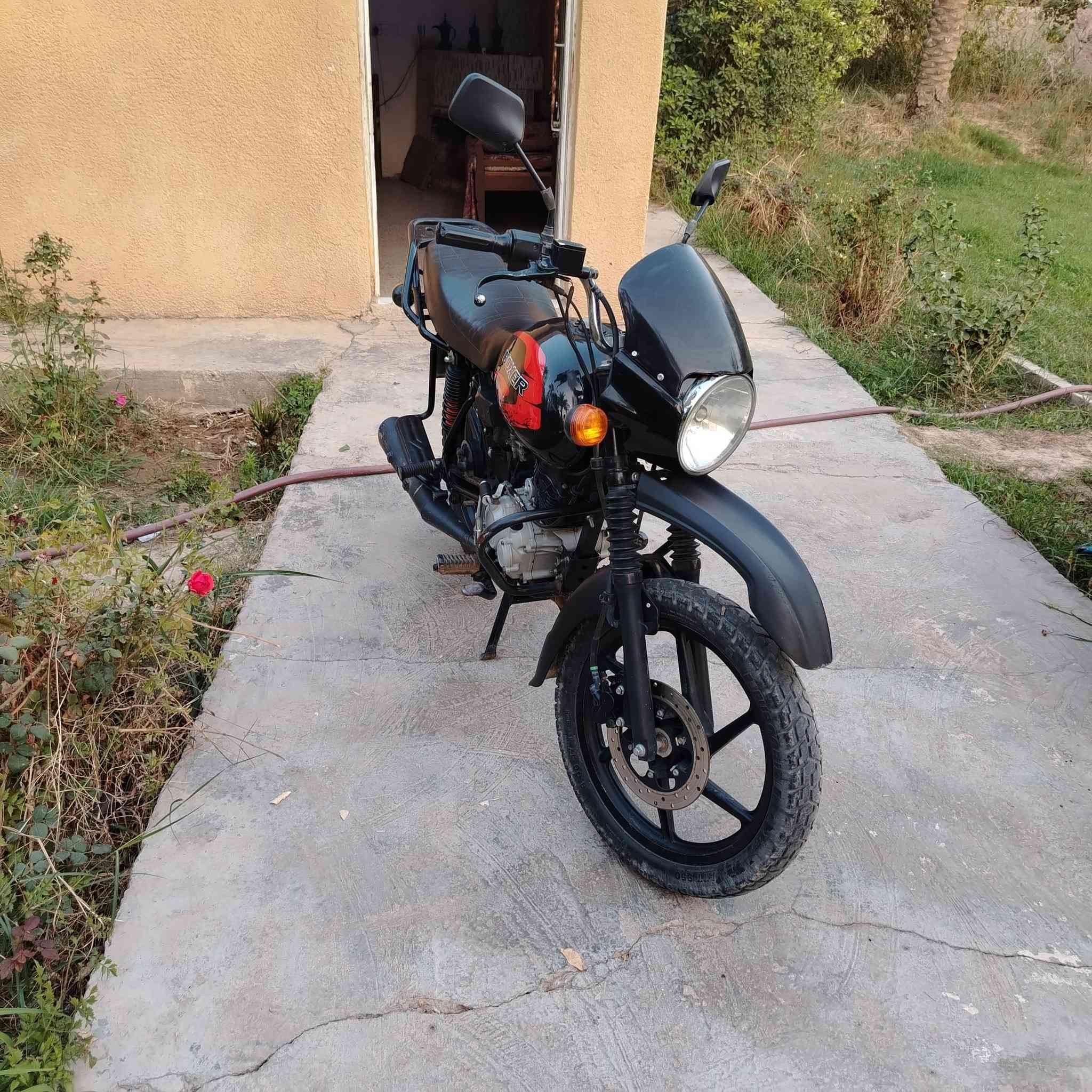 السلام عليكم دراجة بوكسر لبيع موديل 2023دراجة كامله مكان بغداد جسر ديالى القديم  ***********
