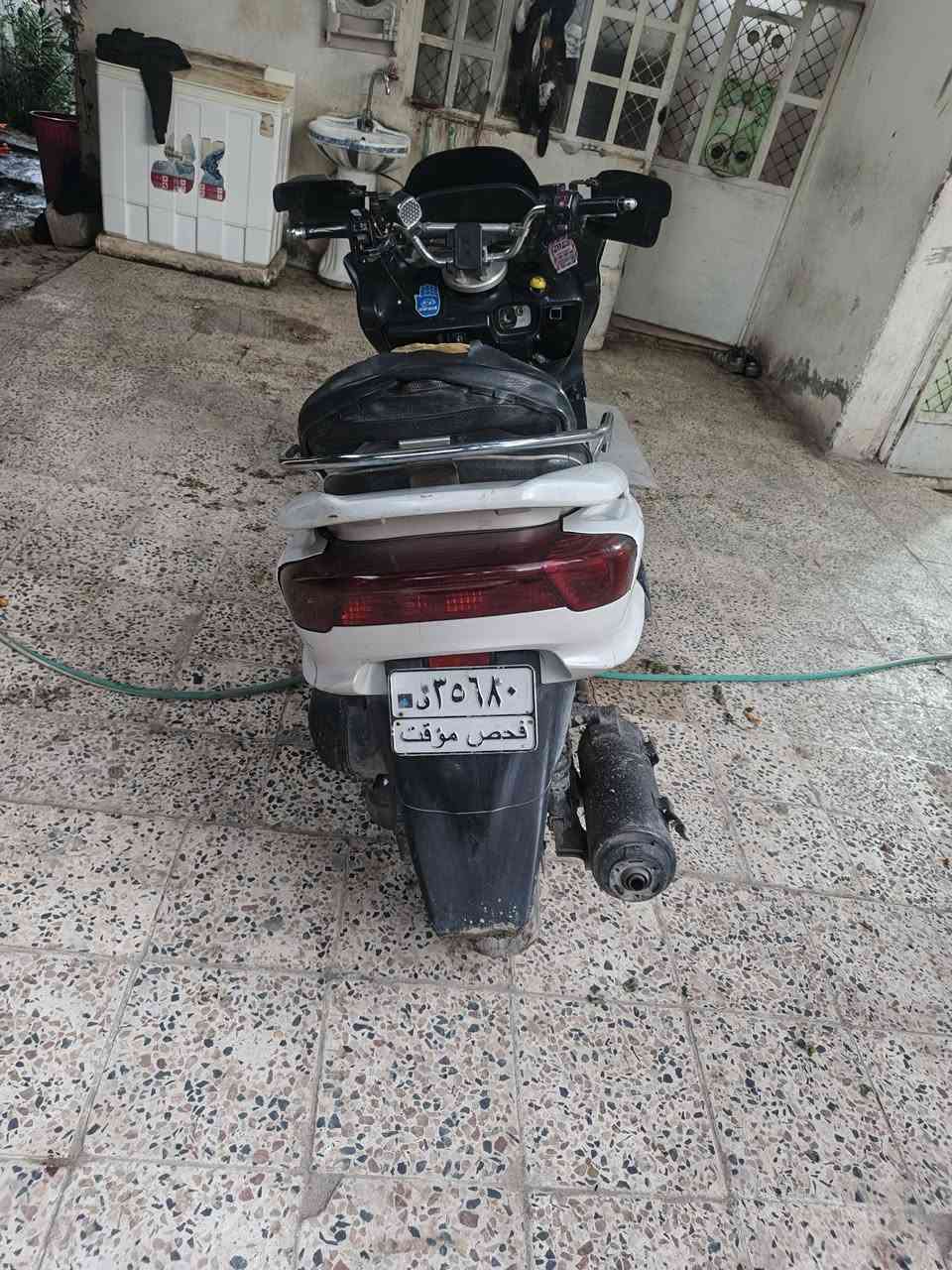 السلام عليكم دراجه ماحسته دبل رون دراجه بلاديه مامفتوحه كفرات ابلاد دراجه اي نقص مابيه كهربائي كله شغال دراجه كله بلاد للبيع وا مراوس  السعر ب 300مكاني ديالي بعقوبه لاستفسار عل رقم***********
