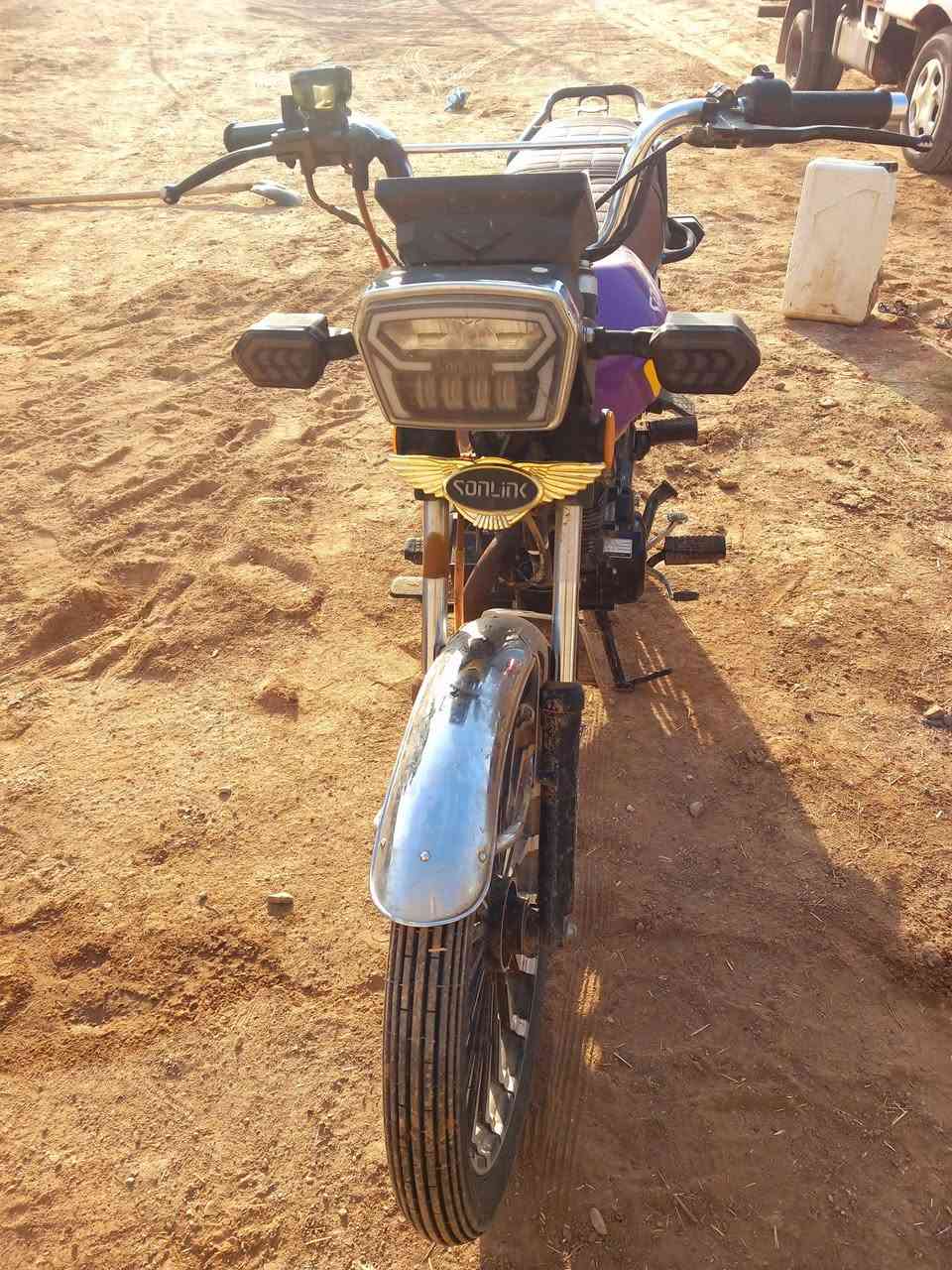 سلام عليكم دراجة سافان محرك 200 ضاقطه  وزنجيل  ***********
